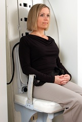 A flat planar coil is used for a lumbar spine scan.